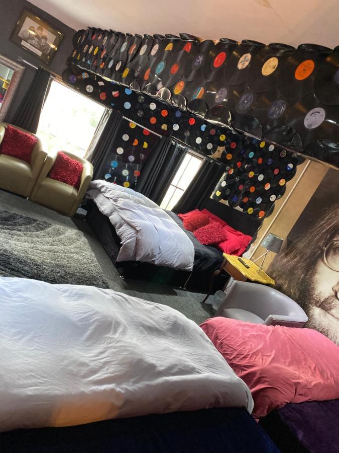 Отель Liverpool Party Pad Экстерьер фото