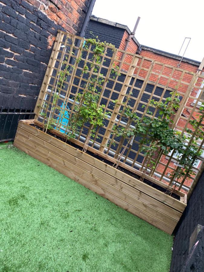 Отель Liverpool Party Pad Экстерьер фото