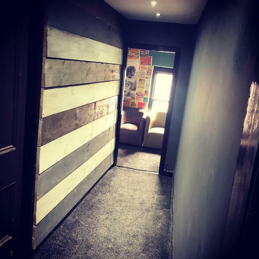 Отель Liverpool Party Pad Экстерьер фото