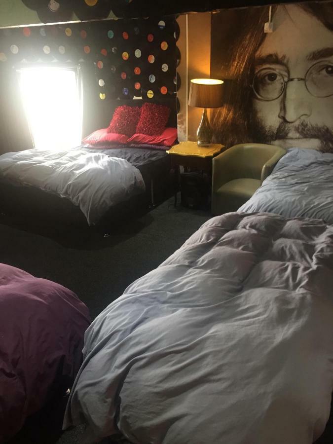 Отель Liverpool Party Pad Экстерьер фото